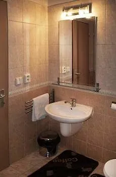 Apartman Rovna アパート *